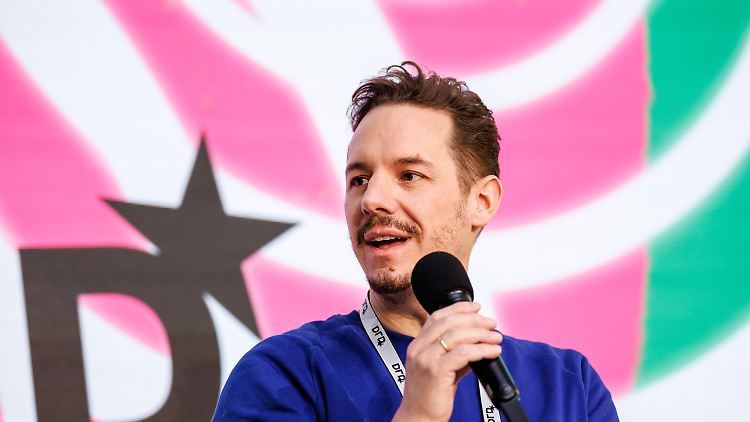 Le fournisseur britannique d’électricité et de gaz verts Octopus Energy a été introduit sur le marché en 2020 sous le nom d’Octopus Energy Germany.  Bastian Gierull est à la tête de l'Allemagne depuis l'été 2023.  L’entreprise souhaite approvisionner un million de clients en énergie d’ici l’été 2025.