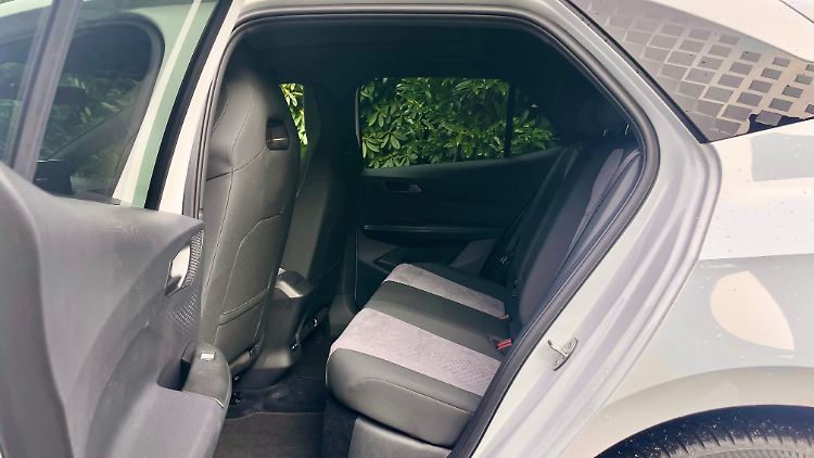 L'espace pour les jambes à l'arrière est correct.