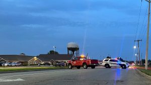 Illinois: L'homme court avec une voiture dans les bâtiments scolaires américains - au moins quatre morts