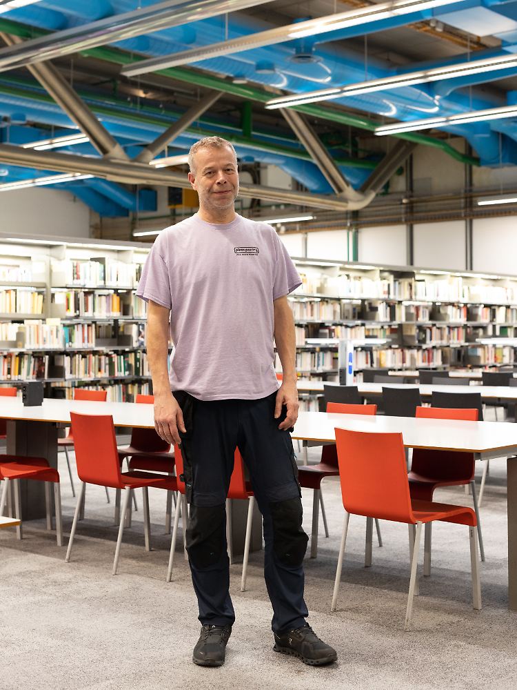 Wolfgang Tillmans organise soigneusement des expositions telles que celles de Paris et ses photos. Il ne croit pas aux instantanés.