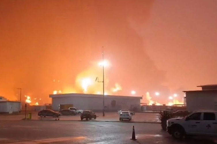 Conséquences de l'industrie pétrolière : Un incendie dans une raffinerie au Mexique fait cinq morts