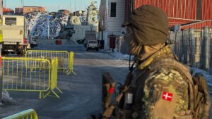 Explosifs pour les pistes d'atterrissage : rapport : les Danois étaient prêts à combattre l'armée américaine au Groenland