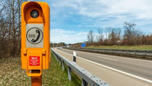 Les naissances en voiture sont en hausse : une femme accouche sur la bande d'arrêt d'urgence de l'A23