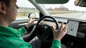 Pour la première fois en Europe : les Pays-Bas autorisent l'utilisation de la fonction de conduite autonome de Tesla