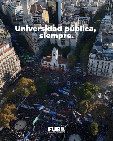 "Université publique pour toujours"la manifestation de mardi était la quatrième mobilisation majeure depuis l'arrivée au pouvoir de Milei