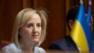 À cause de divergences avec Trump ? : Le plus haut diplomate américain à Kiev démissionne « frustré ».
