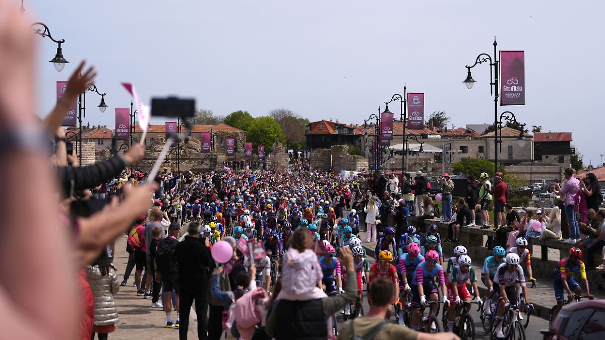 Ackermann rate une surprise : le Giro commence avec une chute massive - le Français défie le chaos