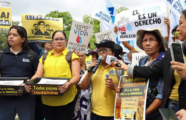 El Salvador : Après un an de détention et de violations répétées des droits humains, les autorités doivent libérer immédiatement Ruth López
