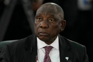 Le président sud-africain sous pression : un verdict politiquement explosif