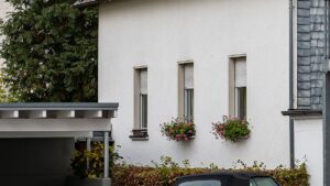 Mère et grands-parents accusés : un enfant enfermé pendant des années – le tribunal annonce son verdict