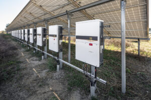 Peur des pannes de courant : l’UE interdit la technologie des systèmes solaires en provenance de Chine