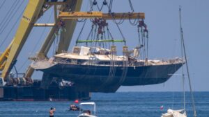 Sept morts à cause d'une erreur du capitaine ? : Le super yacht "Bayesian" n'a probablement pas coulé à cause de la météo