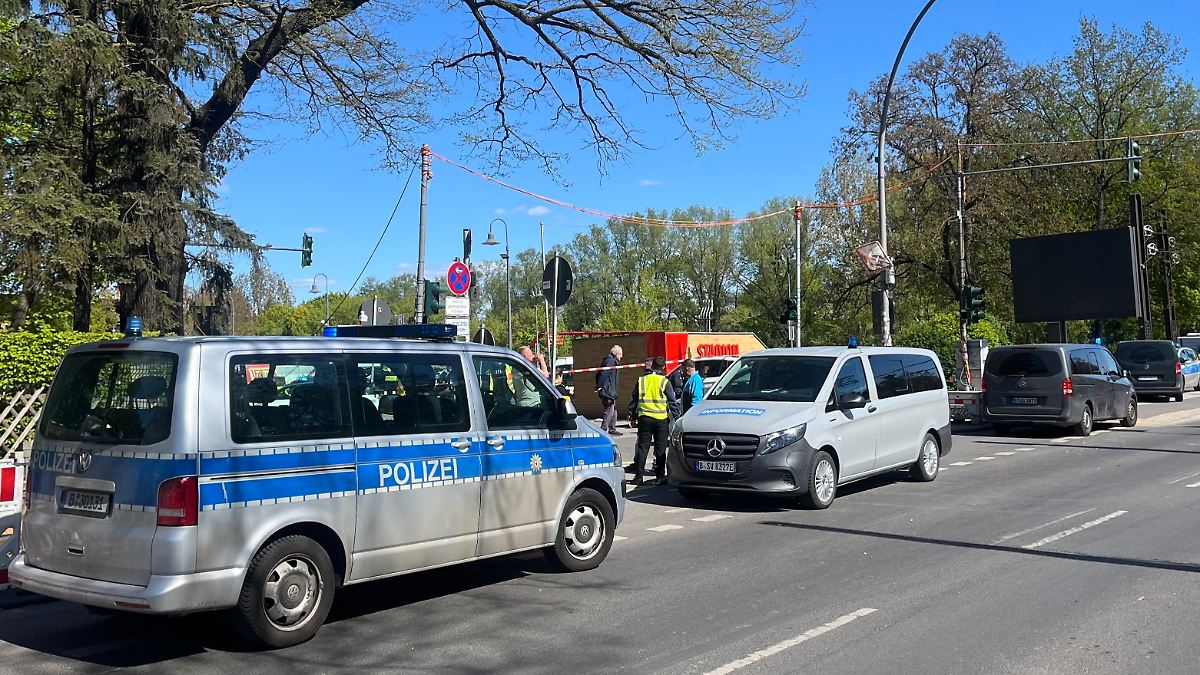 Un voleur de voiture présumé arrêté : la police tire sur un conducteur en fuite à Berlin