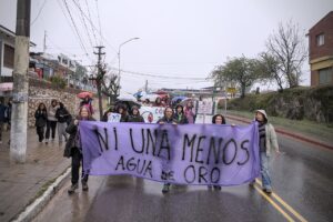 Manifestations en Argentine contre le féminicide après le meurtre d'une adolescente de 14 ans
