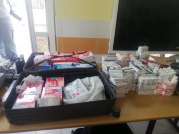 Les Brigadistas remettent des médicaments à la clinique pour enfants Rosa Luxemburgo