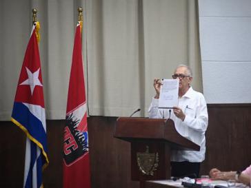 José Amado, membre du Politburo, Ricardo Guerra, a laissé la lettre dans laquelle Raúl Castro déclare son accord aux réformes