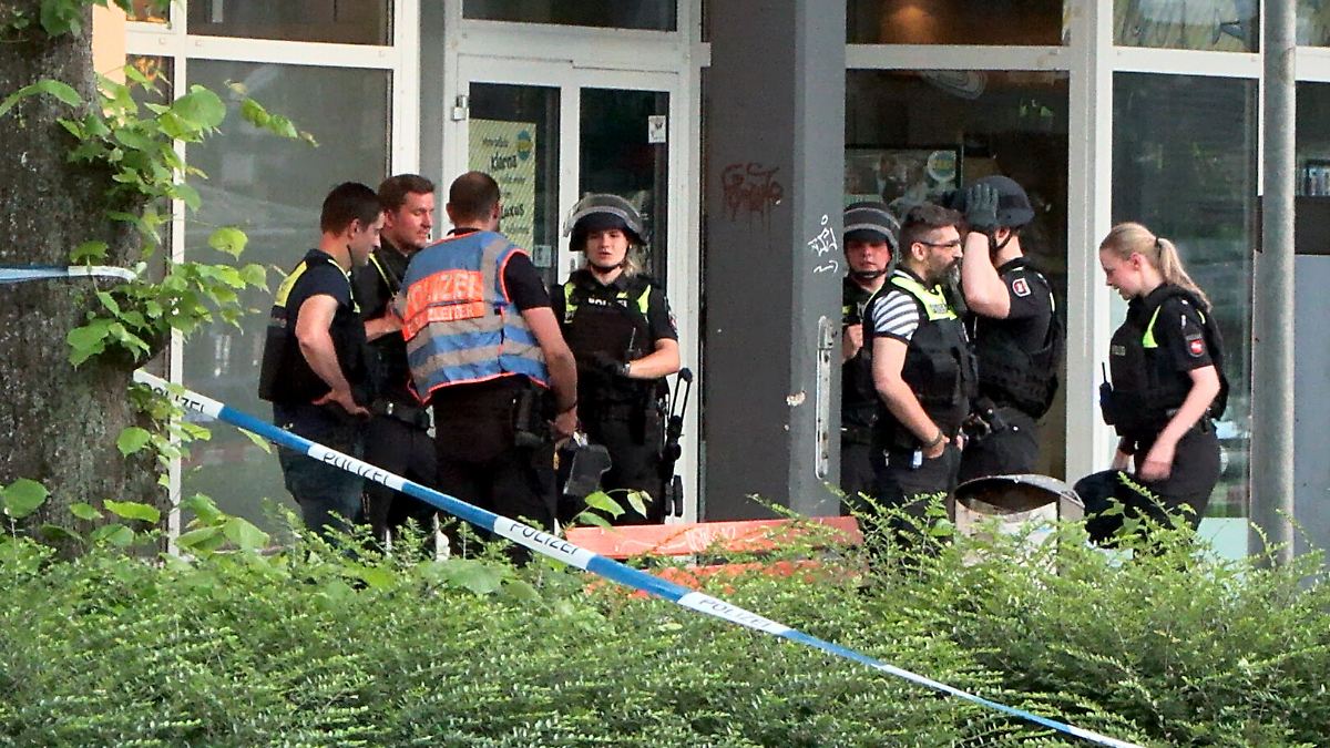Agresseurs en fuite : coups de feu à Buxtehude – la vie d'un homme est en danger