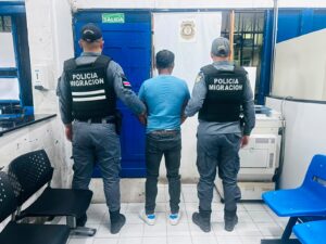 Costa Rica : Statut spécial pour les migrants et acceptation des expulsés des USA