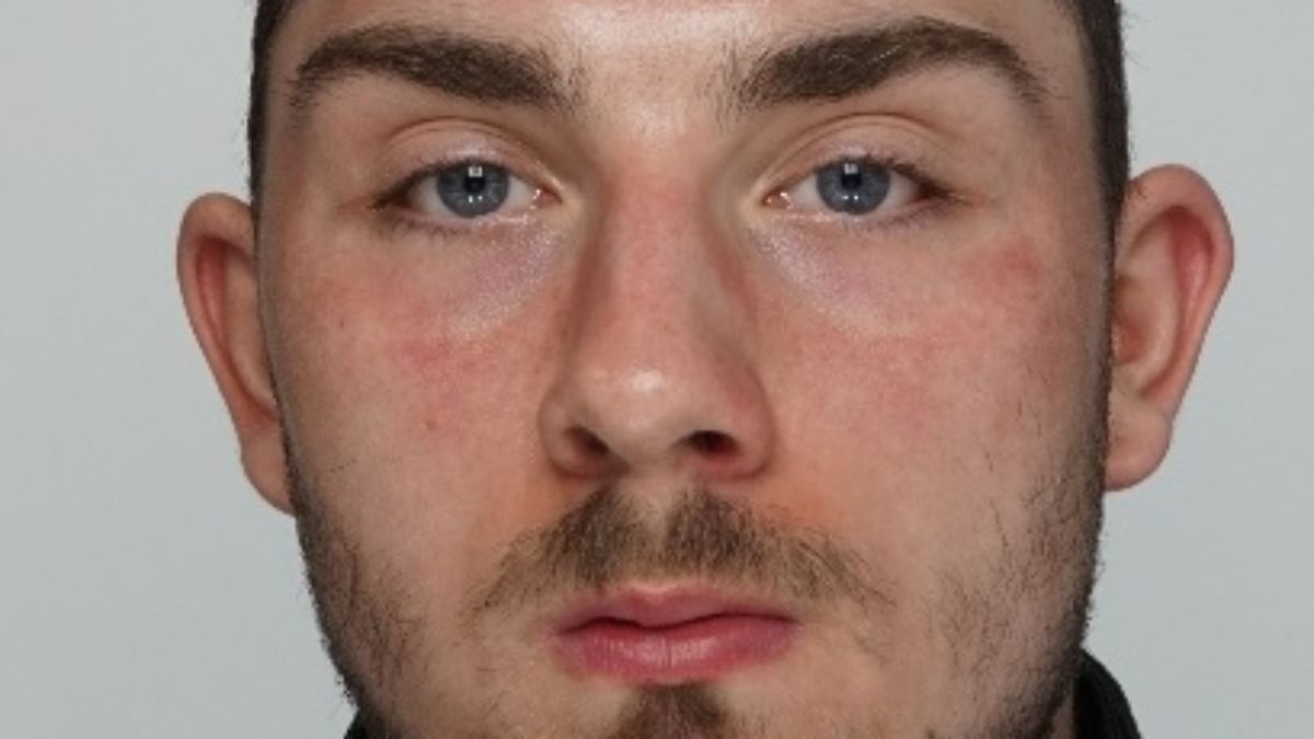 Couple tué : la police recherche un homme de 22 ans après un double meurtre à Brême