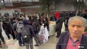 Des élèves et des étudiants manifestent contre les coupes budgétaires au Chili