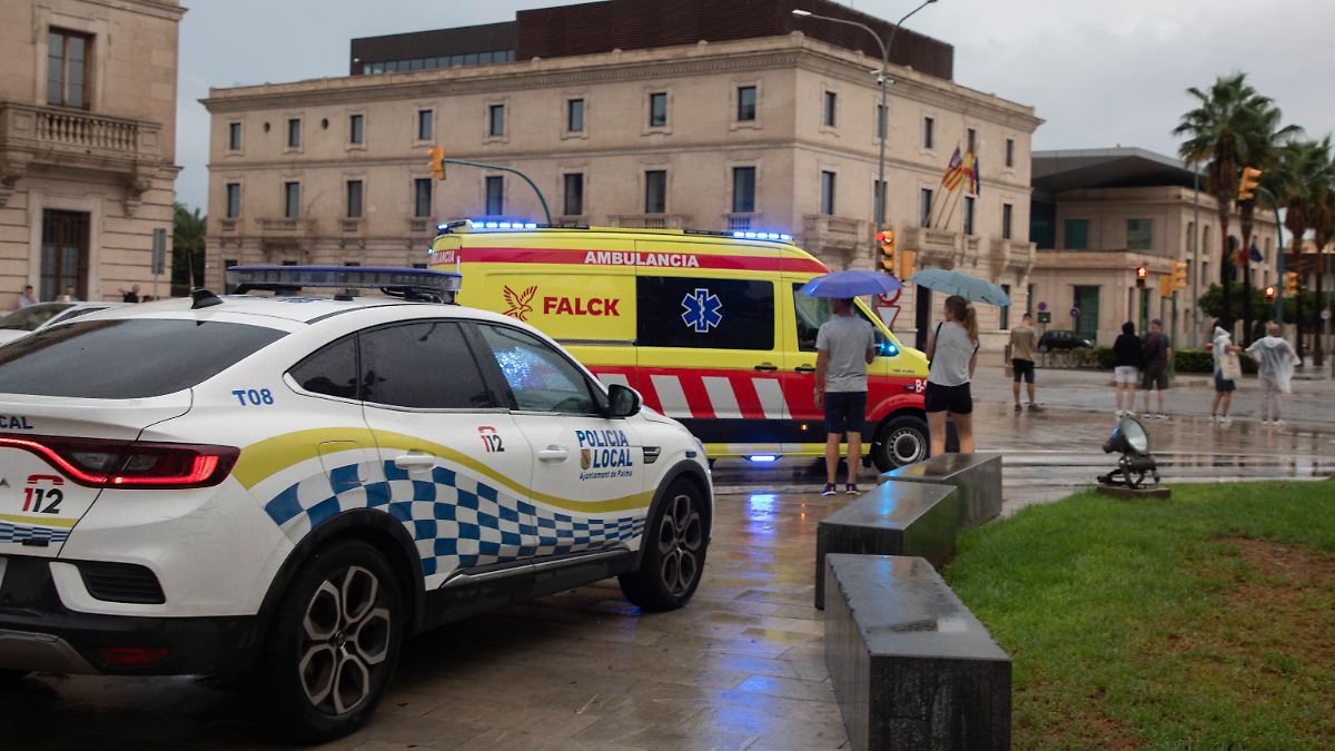 Des voleurs volent des montres de valeur : un couple allemand agressé après avoir visité un restaurant à Majorque