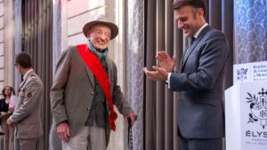 "Incarnation de l'humanisme" : le penseur français Edgar Morin est mort