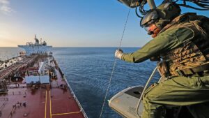 La marine britannique arraisonne le pétrolier présumé Shadow Fleet