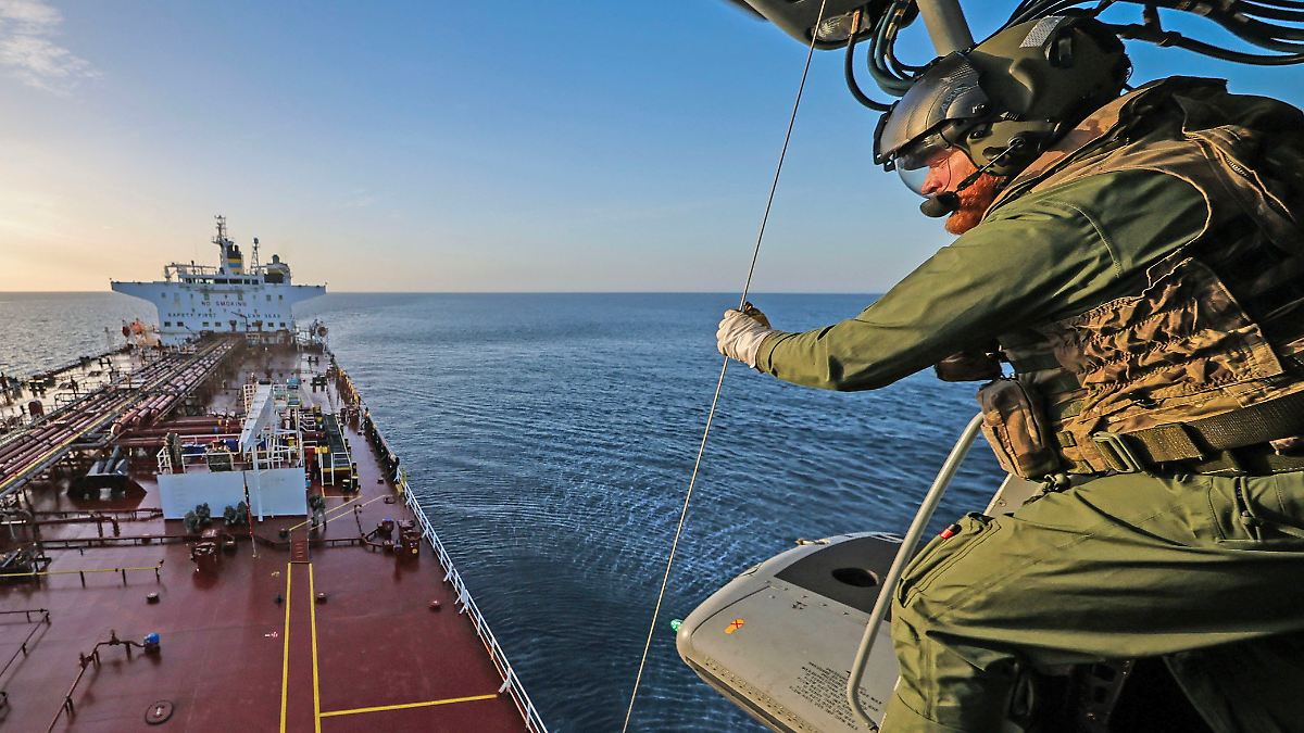 La marine britannique arraisonne le pétrolier présumé Shadow Fleet