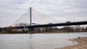 Le pont Friedrich Ebert à Bonn est vétuste et immédiatement fermé - A 565 sur le pont nord touché - passage important du Rhin