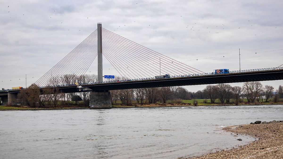 Le pont Friedrich Ebert à Bonn est vétuste et immédiatement fermé - A 565 sur le pont nord touché - passage important du Rhin