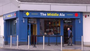 Ouverture du premier pub Lidl : un discounter lance un nouveau concept d'alcool en Irlande du Nord