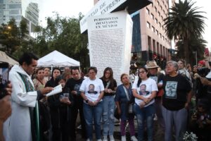 Un antimonument au Mexique rend hommage aux journalistes tués et disparus