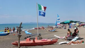 Appel d'urgence au Lido : un vacancier allemand de 84 ans décède dans un accident de natation en Toscane