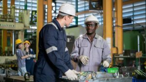 « Des progrès remarquables » : davantage d’immigrés travaillent dans l’UE que jamais auparavant
