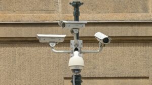 Désinformation et sabotage : l'UE et Londres sanctionnent les cyberattaquants russes