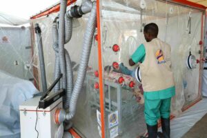 Épidémie d’Ebola en RD Congo : « Un enterrement digne et sûr est important »