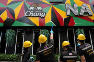 Incendie dans un bar à Bangkok : 27 morts et issues de secours bloquées