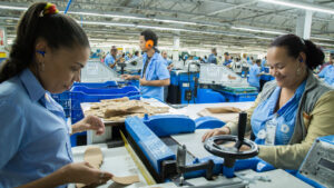 La République dominicaine attire les capitaux et critique les conditions de travail