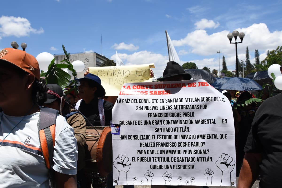 Les manifestations réussissent : le maire du Guatemala démissionne