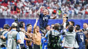 Jude-Bellingham-of-England-gestures-after-the-match-between-England-and-Argentina-in-the-semi-final-of-the-2026-FIFA-World-Cup-WM-Weltmeisterschaft-Fussball-held-at-Mercedes-Benz-Stadium-in-Atlanta-Georgia-United-States