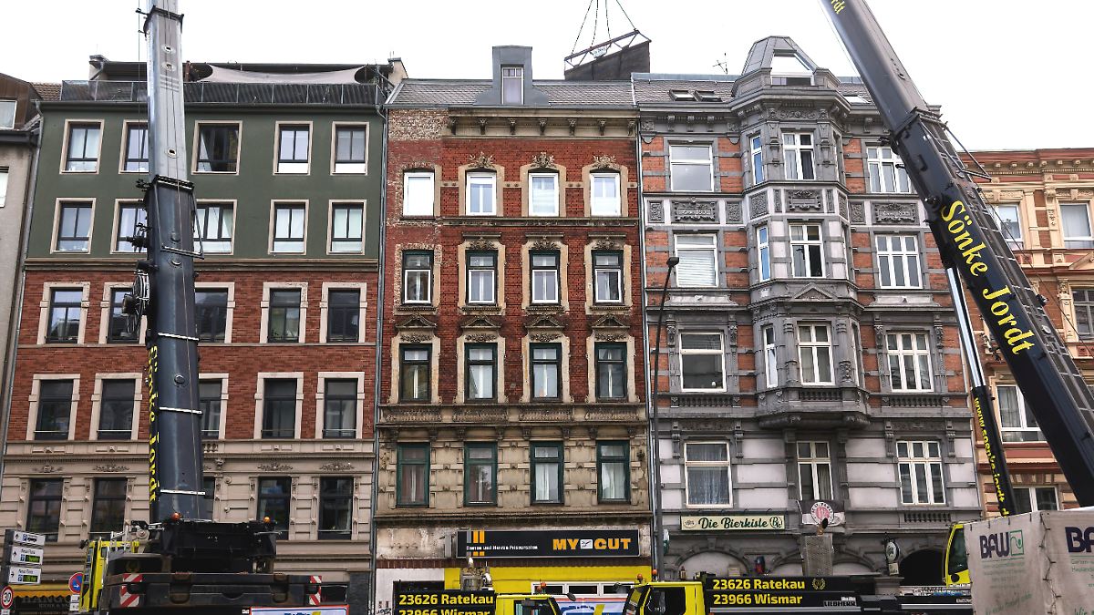Biens en ruines : la maison de Hambourg est démolie avec les biens des habitants