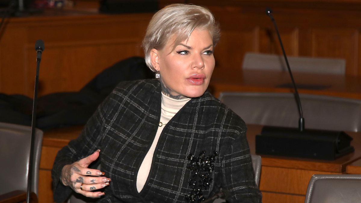 Carte d'identité d'invalidité falsifiée ? : Melanie Müller annule son essai pour cause de maladie