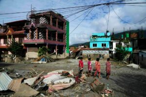 Catastrophe dans l'Himalaya : plus de 1 300 disparus après des crues soudaines au Népal et au Tibet