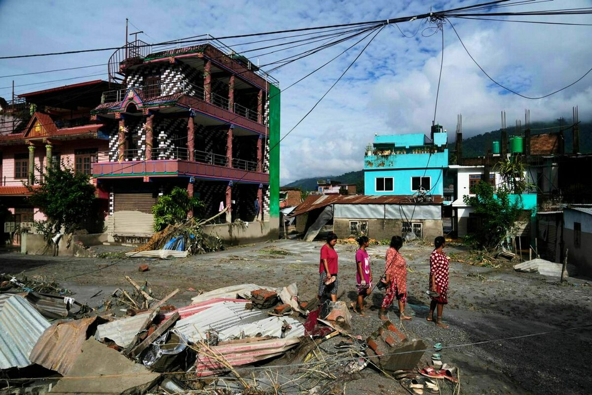 Catastrophe dans l'Himalaya : plus de 1 300 disparus après des crues soudaines au Népal et au Tibet