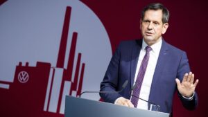 « Commettez la première erreur » : le superviseur de VW critique clairement le PDG Blume