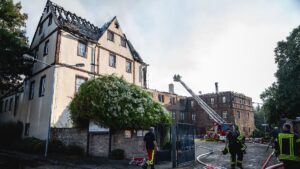 Dommages importants : le château historique de Wallhausen est en feu depuis des heures