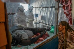 Ebola en RD Congo : une épidémie incontrôlée avec des superlatifs