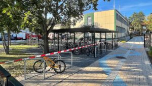 « Fémicide lâche » à Neu Zittau : un jeune de 19 ans tue deux personnes dans une école près de Berlin