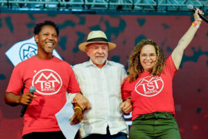 Le Brésil avant les élections : Lula en tête, Flávio Bolsonaro rattrape son retard