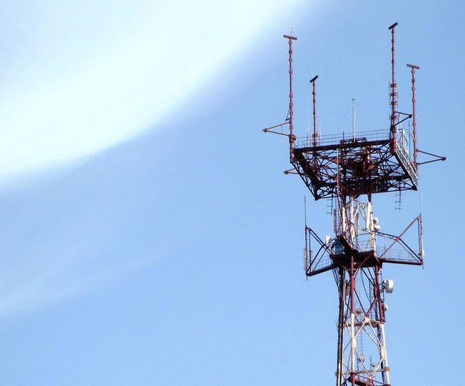 Le gouvernement colombien ferme les radios gratuites dans les régions en conflit